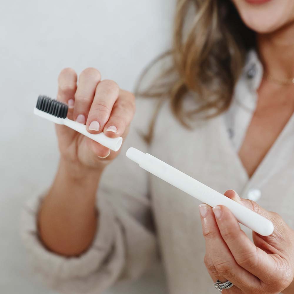 White Toothbrush - Dsmile